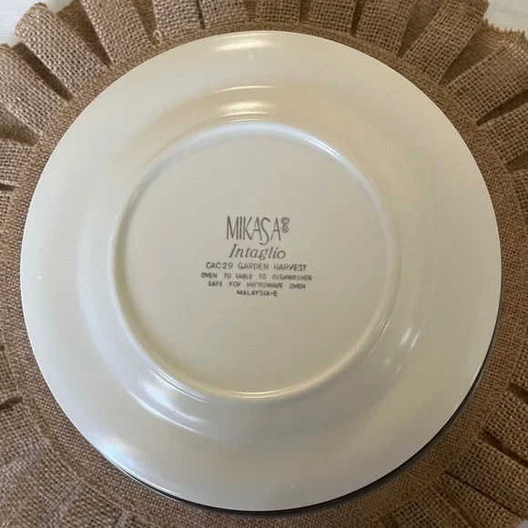 Mikasa Garden Harvest Plates 8-3/8”
Set of 10 Plates. Excellent Condition. - Picture 7 of 7